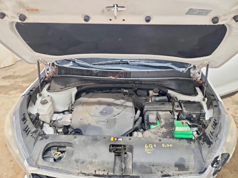 Фото 12 - KIA SORENTO