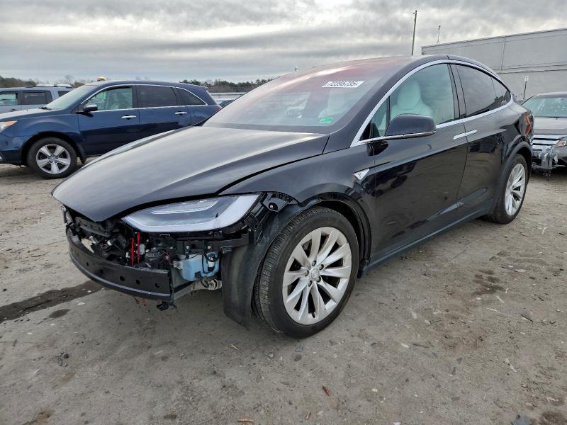 Фото 1 - TESLA MODEL X