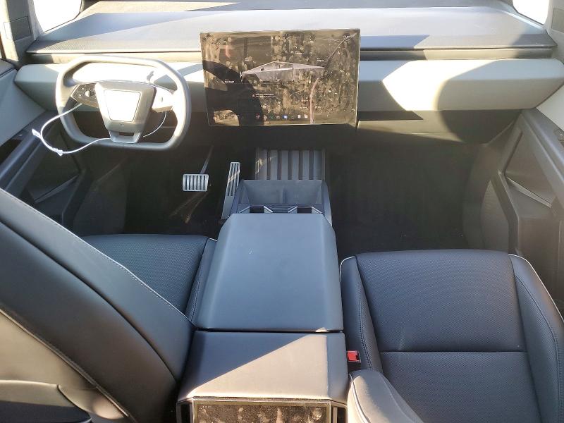 Фото 8 - TESLA CYBERTRUCK