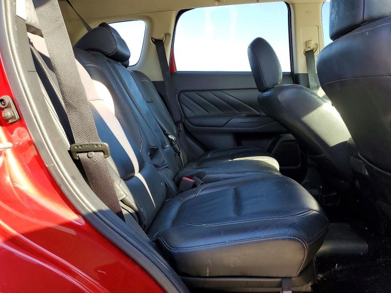 Фото 10 - MITSUBISHI OUTLANDER