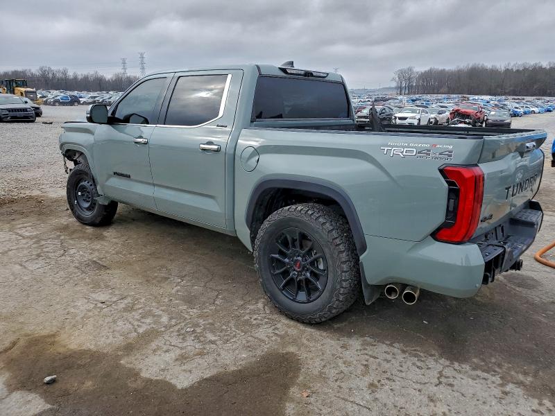 Фото 2 - TOYOTA TUNDRA