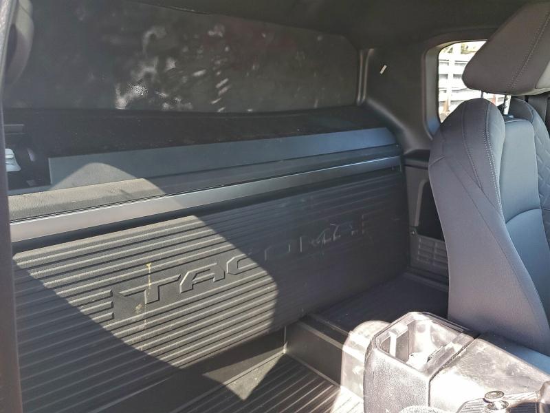 Фото 10 - TOYOTA TACOMA