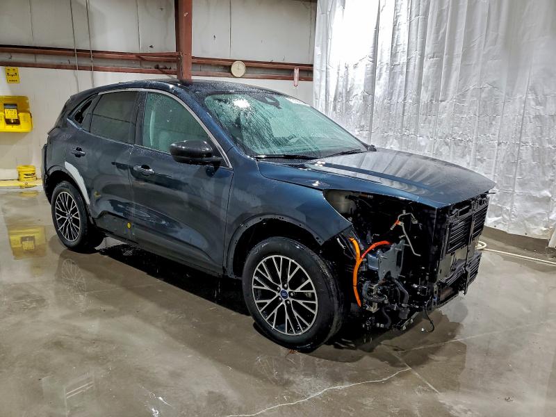 Фото 4 - FORD ESCAPE