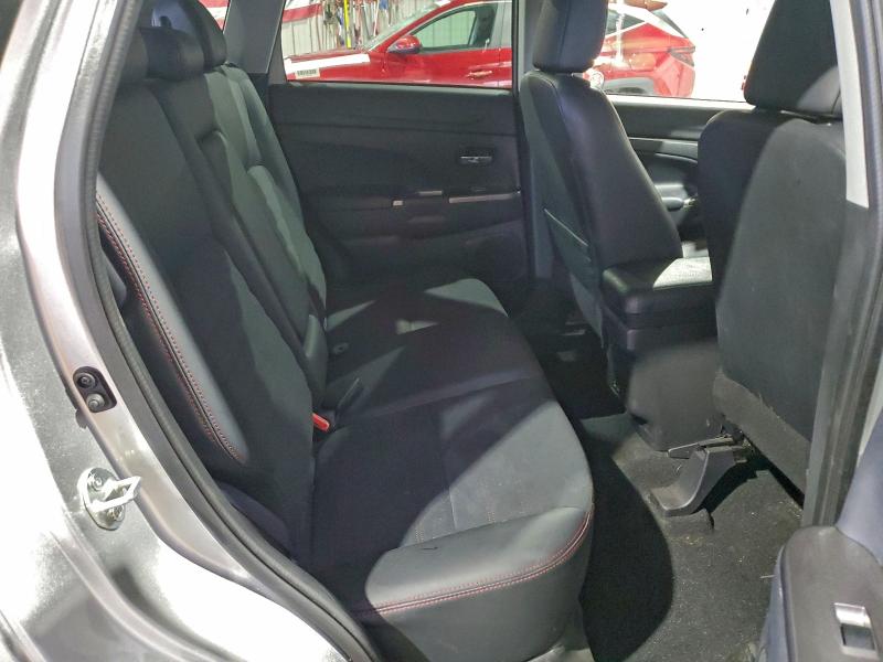 Фото 11 - MITSUBISHI OUTLANDER