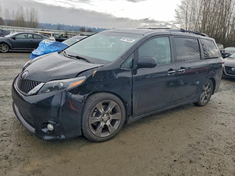 Фото 1 - TOYOTA SIENNA