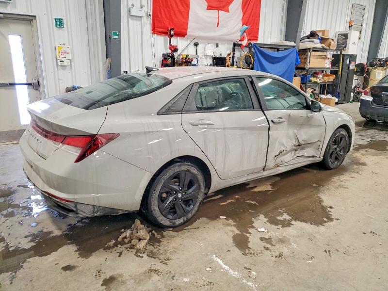 Фото 3 - HYUNDAI ELANTRA