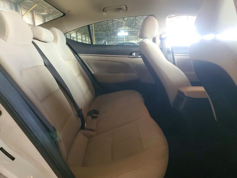 Фото 10 - HYUNDAI ELANTRA