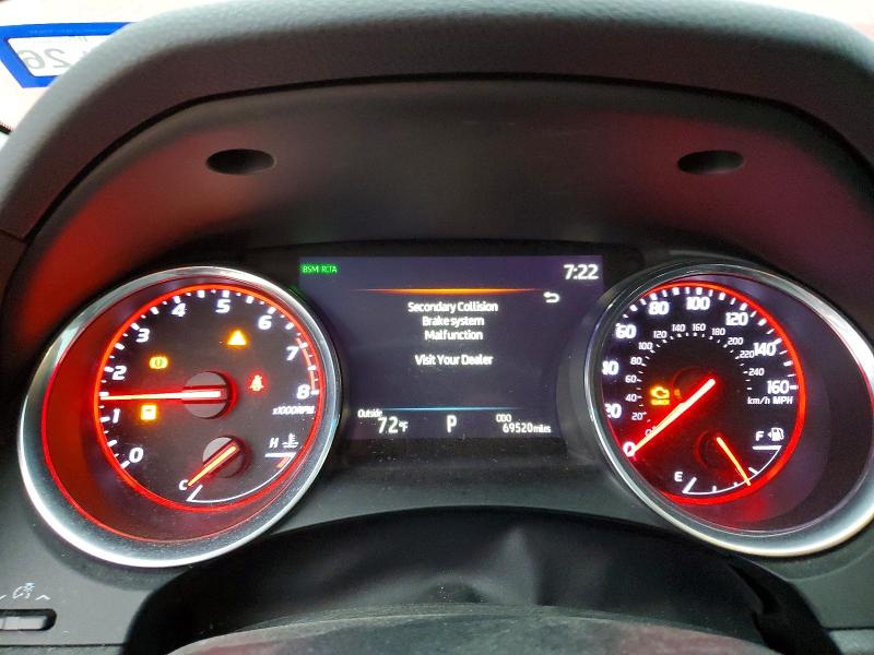 Фото 9 - TOYOTA CAMRY