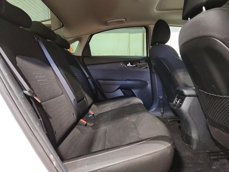 Фото 10 - KIA FORTE