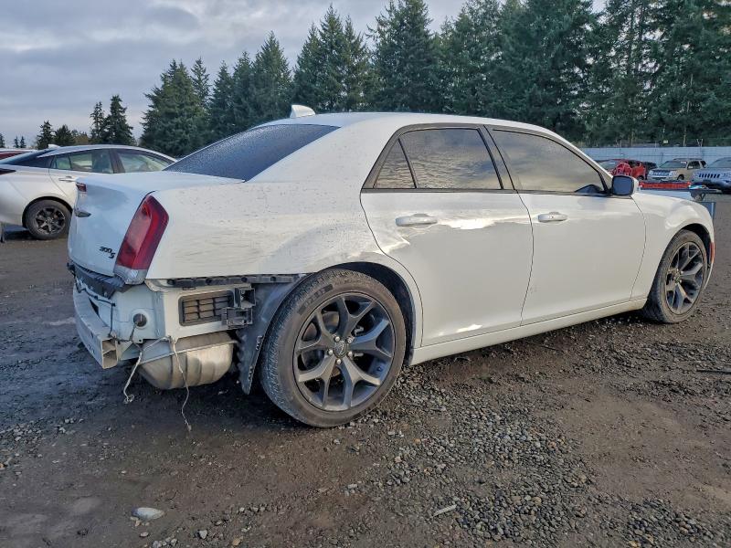 Фото 3 - CHRYSLER 300