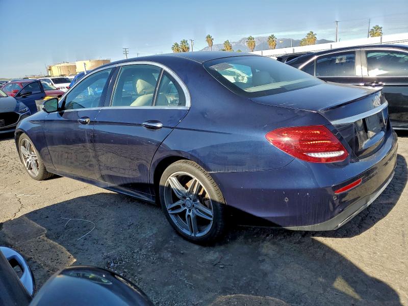 Фото 2 - MERCEDES-BENZ E-CLASS