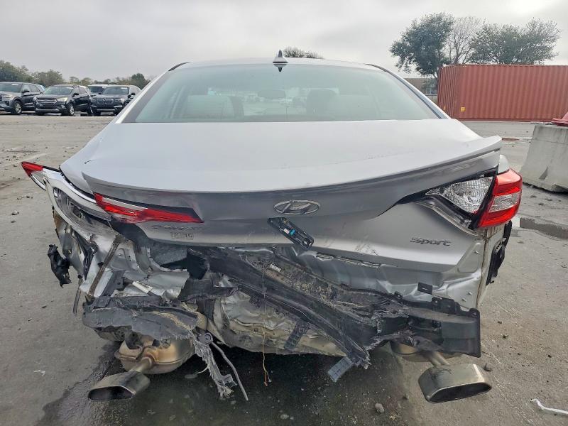 Фото 6 - HYUNDAI SONATA