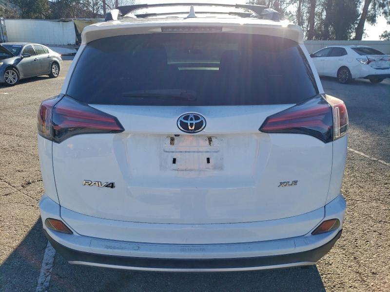 Фото 6 - TOYOTA RAV4