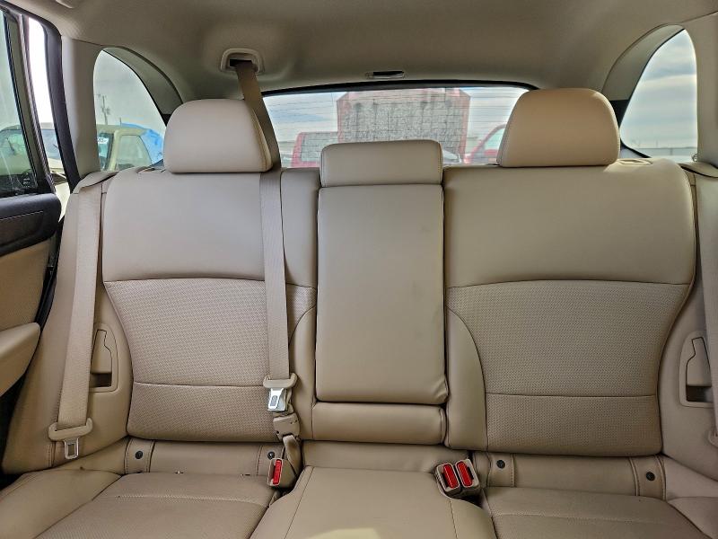 Фото 10 - SUBARU OUTBACK