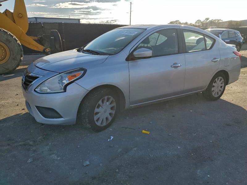 Фото 1 - NISSAN VERSA