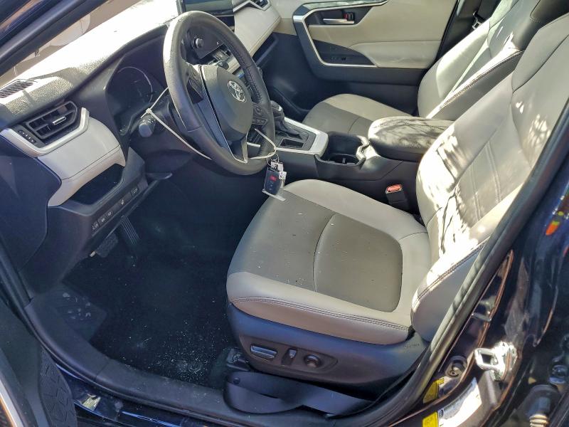 Фото 7 - TOYOTA RAV4