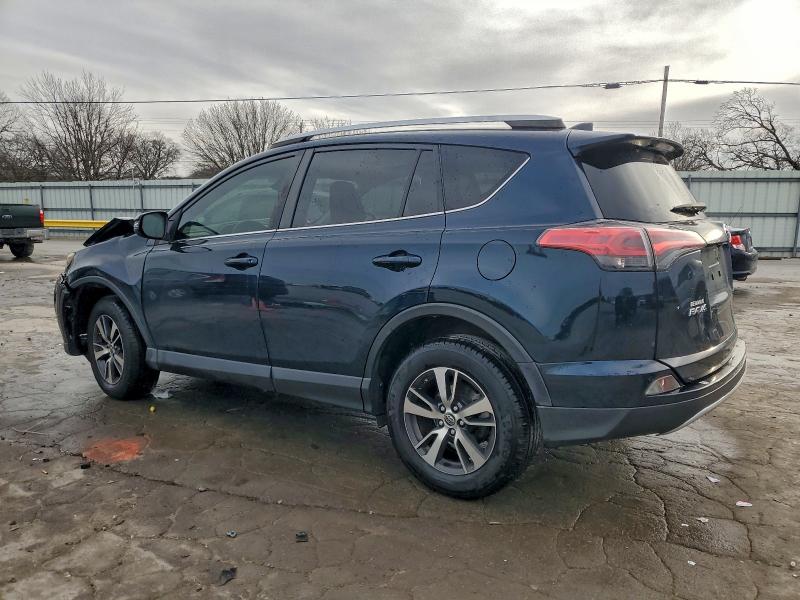 Фото 2 - TOYOTA RAV4