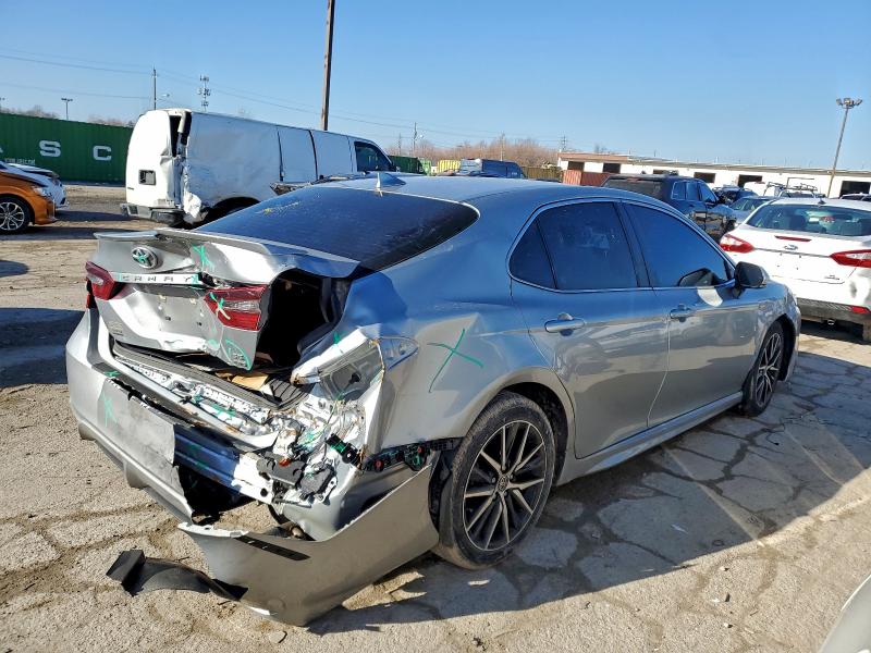 Фото 3 - TOYOTA CAMRY