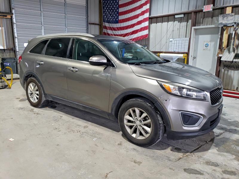 Фото 4 - KIA SORENTO