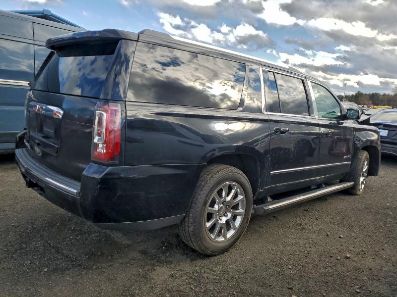 Фото 3 - GMC YUKON