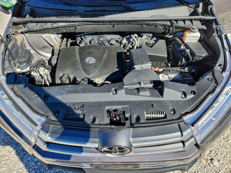 Фото 12 - TOYOTA HIGHLANDER