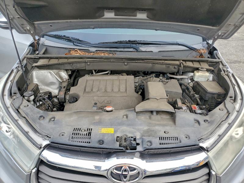 Фото 12 - TOYOTA HIGHLANDER