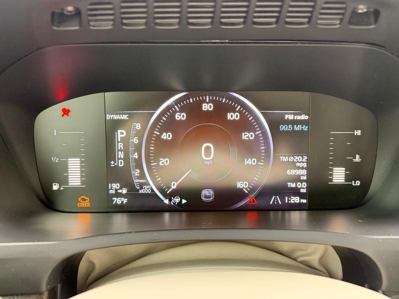 Фото 9 - VOLVO XC90