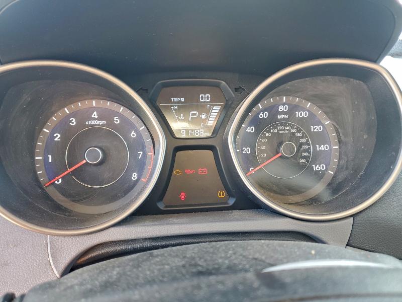 Фото 9 - HYUNDAI ELANTRA