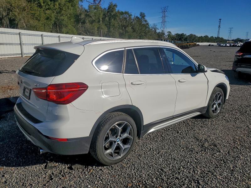 Фото 3 - BMW X1