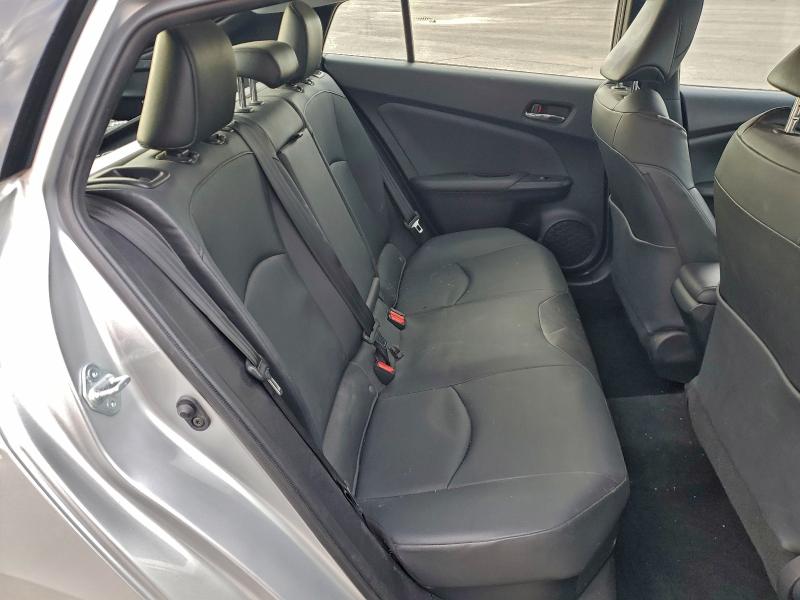 Фото 10 - TOYOTA PRIUS