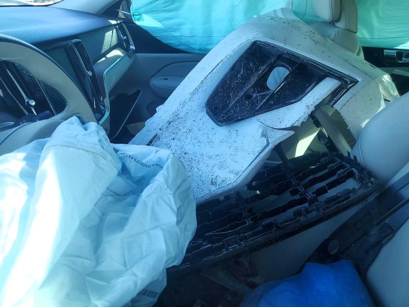 Фото 7 - VOLVO S60