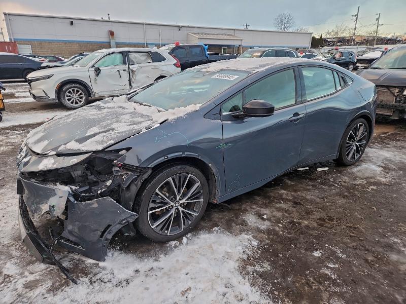 Фото 1 - TOYOTA PRIUS