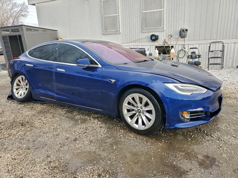 Фото 4 - TESLA MODEL S