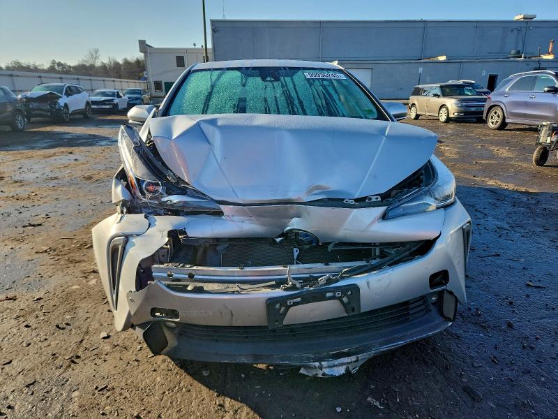 Фото 5 - TOYOTA PRIUS