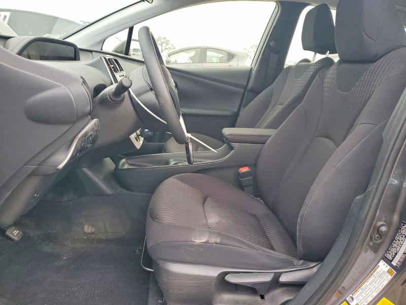 Фото 7 - TOYOTA PRIUS