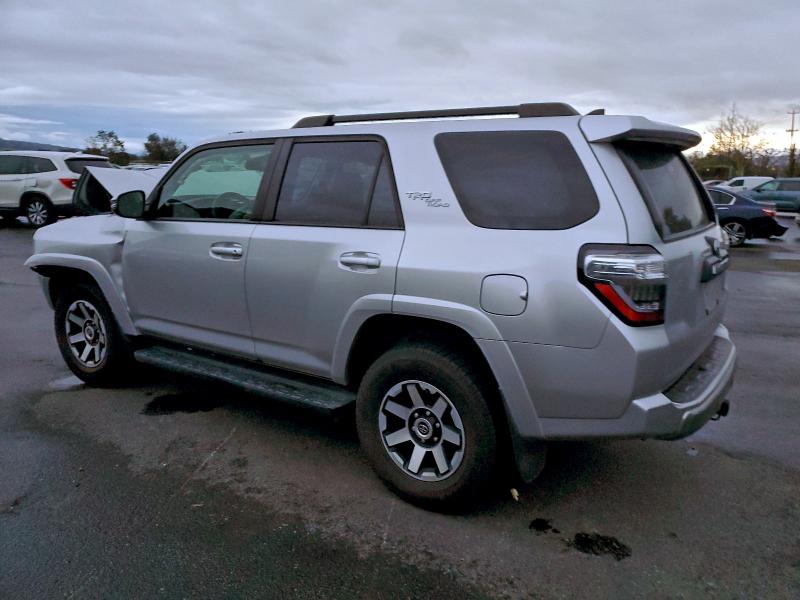 Фото 2 - TOYOTA 4RUNNER