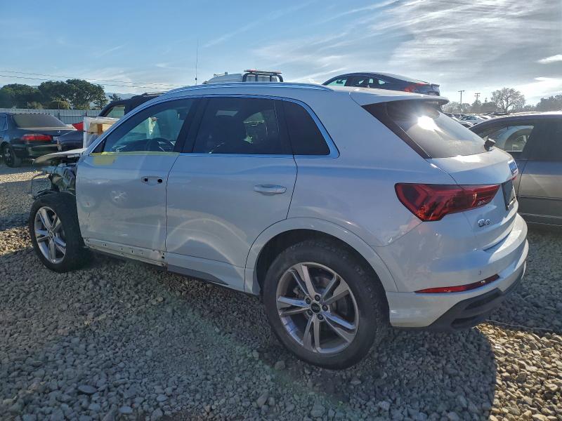 Фото 2 - AUDI Q3