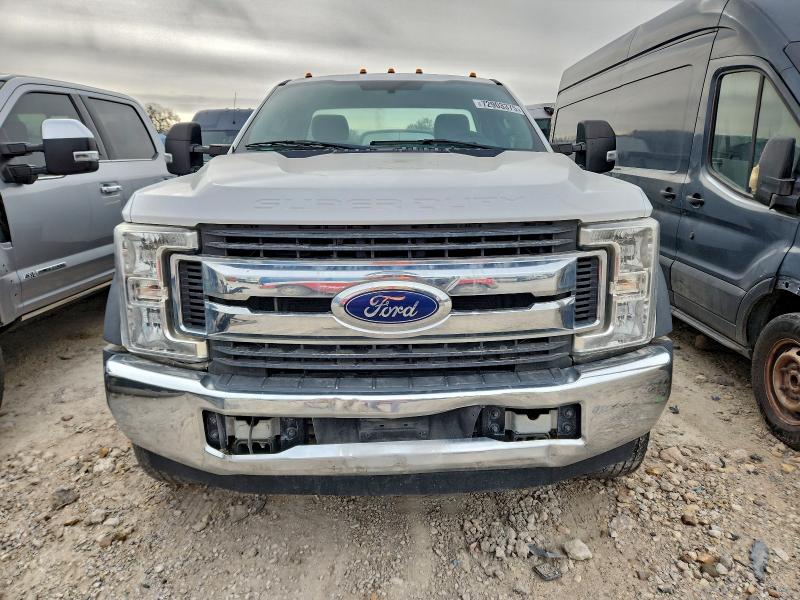 Фото 5 - FORD F550