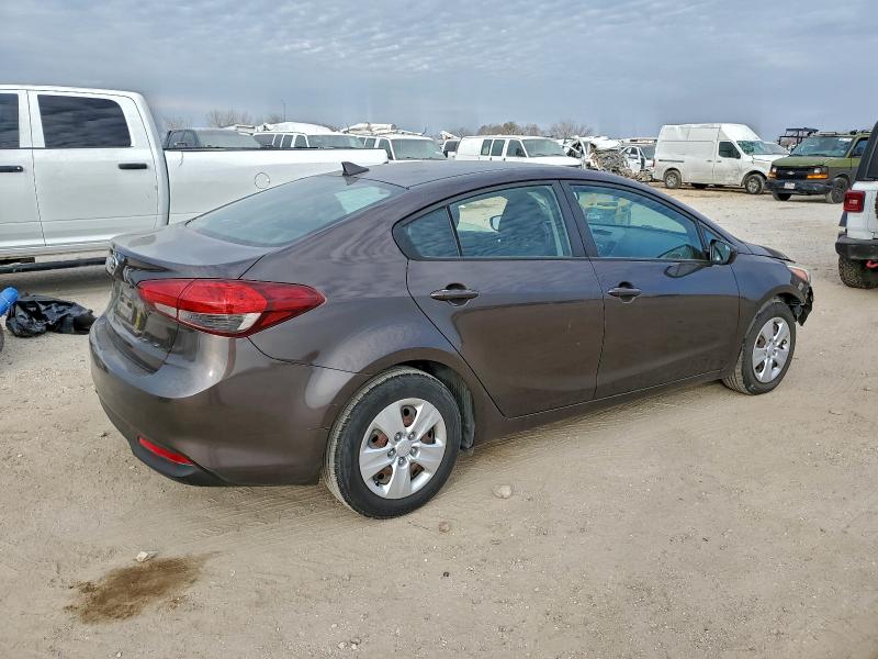 Фото 3 - KIA FORTE