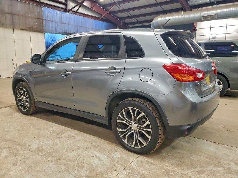 Фото 2 - MITSUBISHI OUTLANDER