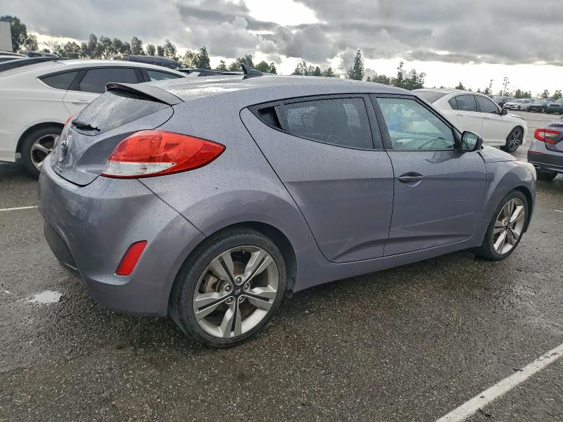 Фото 3 - HYUNDAI VELOSTER