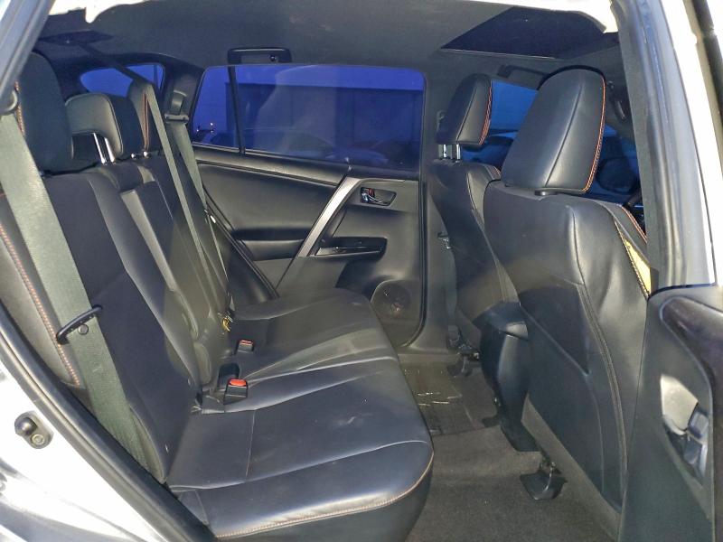 Фото 11 - TOYOTA RAV4