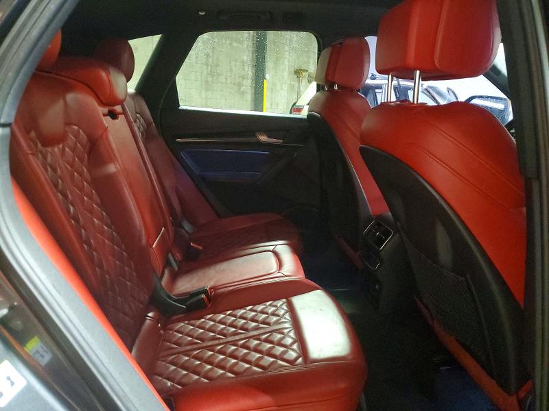 Фото 11 - AUDI SQ5