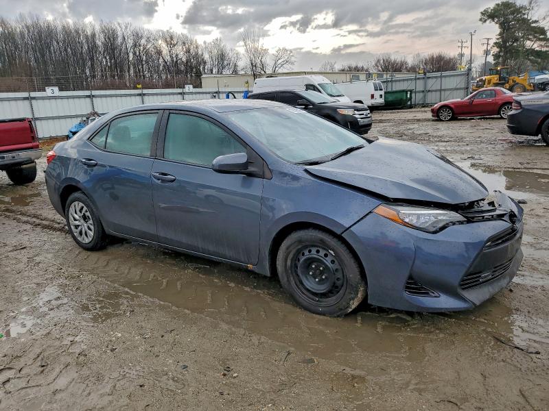 Фото 4 - TOYOTA COROLLA