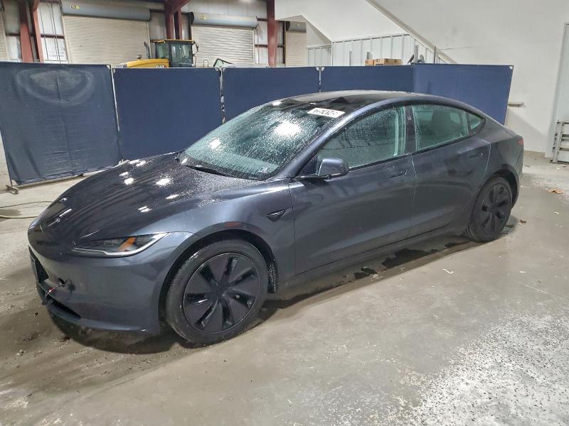 Фото 1 - TESLA MODEL 3