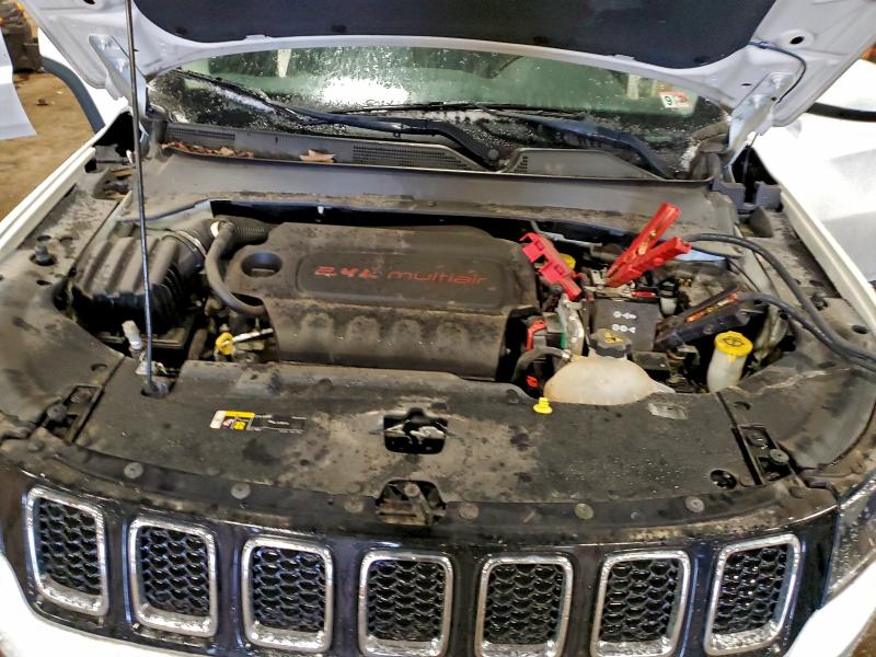 Фото 12 - JEEP COMPASS