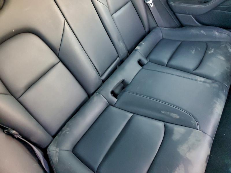 Фото 10 - TESLA MODEL 3