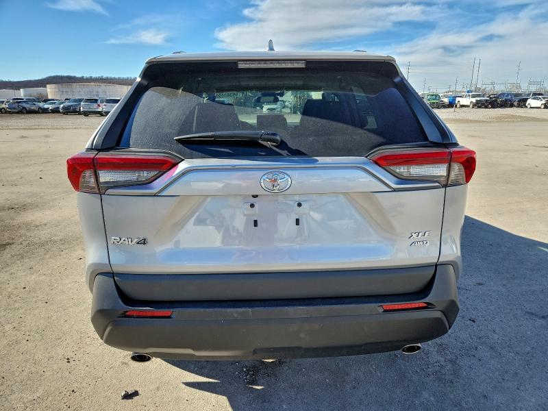 Фото 6 - TOYOTA RAV4