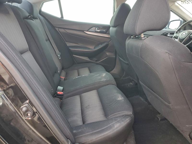 Фото 10 - NISSAN MAXIMA