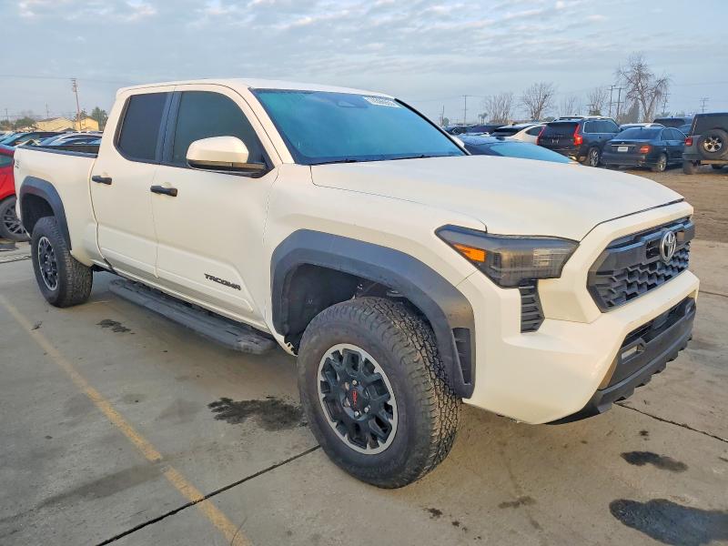 Фото 4 - TOYOTA TACOMA